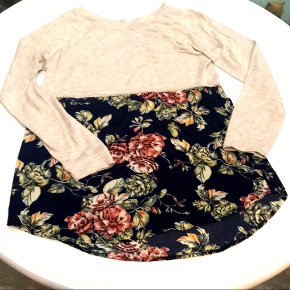 Potters Pot Floral Top - Picture 2 of 9